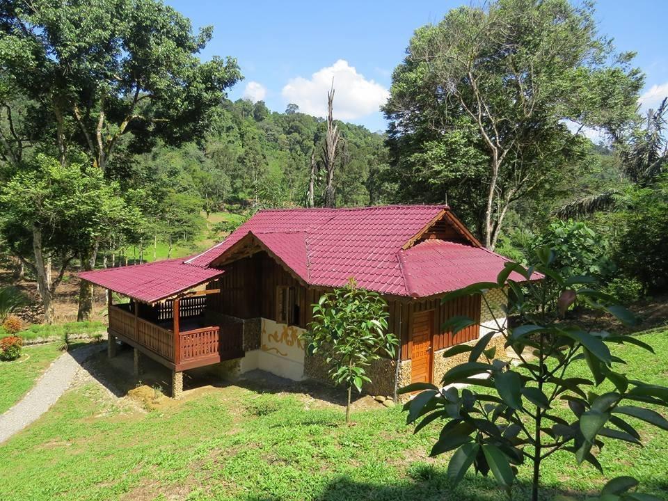 Batu Kapal Jungle Houses Hotel Berastagi Exterior photo